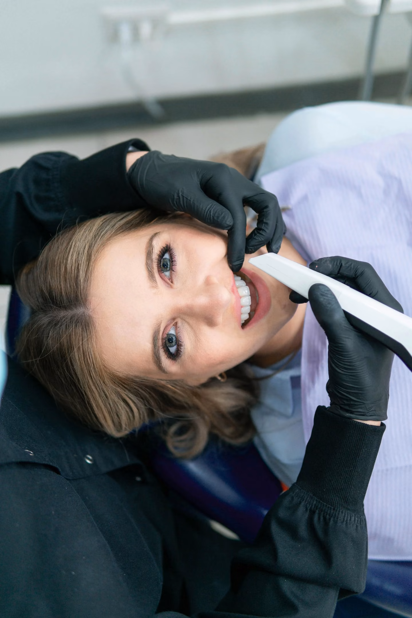 Laurent Yasiel 47fkvu4nimk Unsplash — ClíNica Dental SantamaríA Madrid